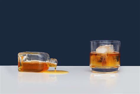 how-to-make-a-rusty-nail-cocktail-recipe-in-6 image