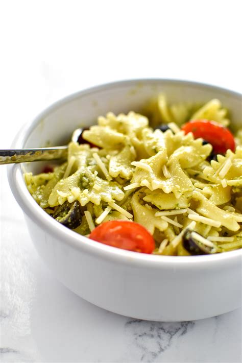incredibly-easy-pesto-pasta-salad-project-meal-plan image