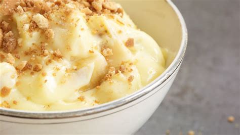 banana-pudding-with-vanilla-wafer-crumble image