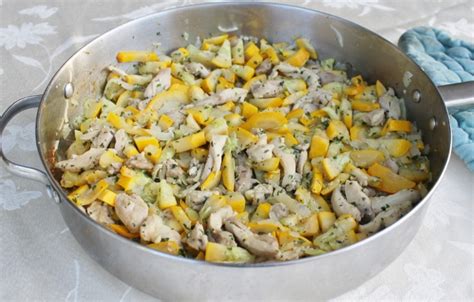 chicken-and-summer-squash-skillet-5-dinners-recipes-meal image