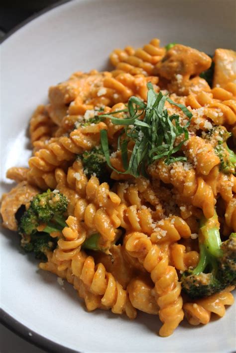 spicy-vodka-pasta-with-chicken-and-broccoli image