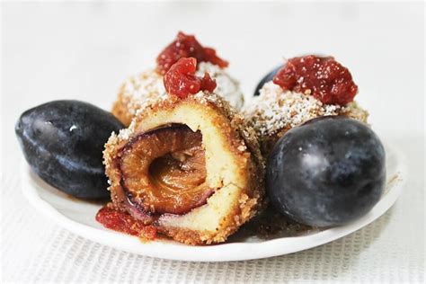 delicious-romanian-desserts-you-should-try-plum image