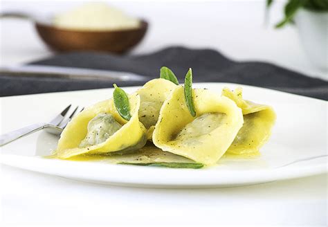 tortelloni-with-spinach-and-ricotta-recipe-delicious image
