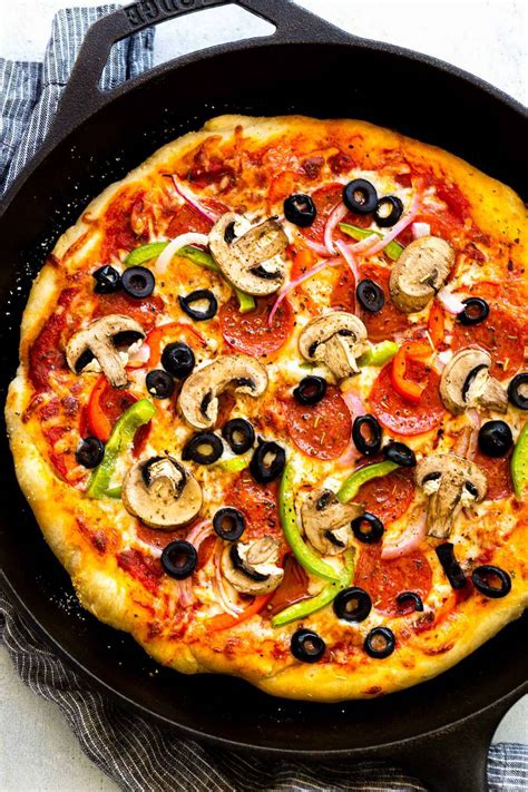 skillet-pizza-the-recipe-critic image