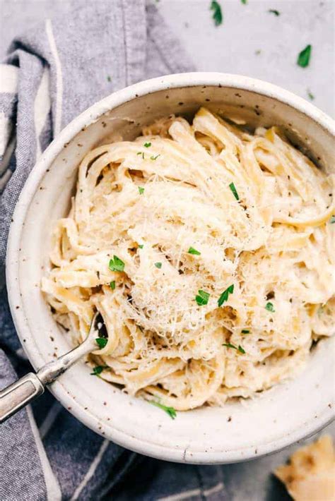 asiago-garlic-alfredo-pasta-the-recipe-critic image