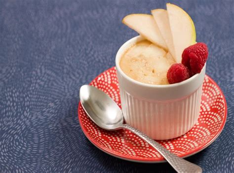 chai-spiced-baked-oatmeal-with-poached-pears-diabetes image