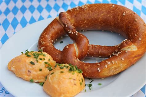 the-most-delicious-dishes-to-try-in-bavaria-germany image