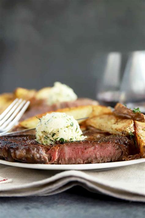 steak-frites-recipe-foodal image