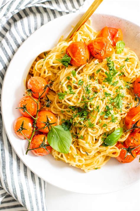 creamy-vegan-garlic-pasta-this-savory-vegan image