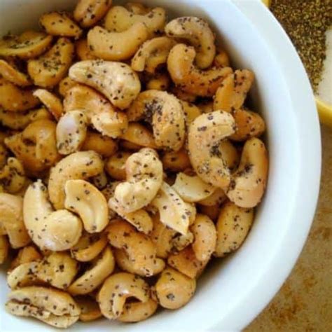 cashews-with-sea-salt-and-black-pepper-good-dinner image