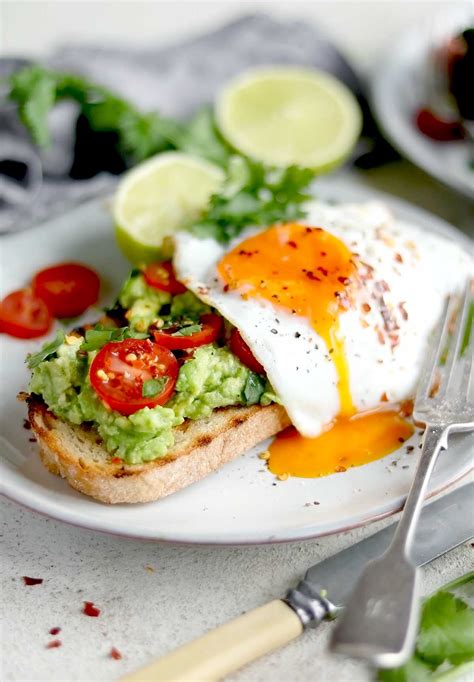 smashed-avocado-on-toast-the-last-food-blog image