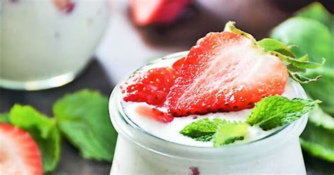 fresas-con-crema-mexican-strawberries-and-cream image