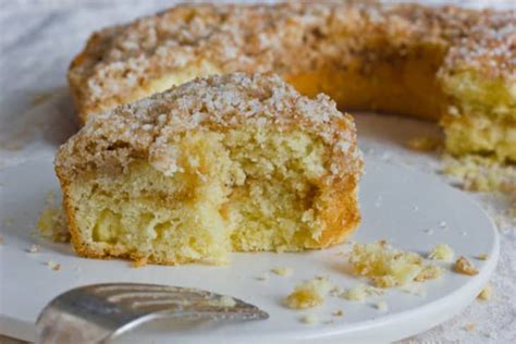 recipe-overnight-buttery-streusel-coffee-cake-kitchn image