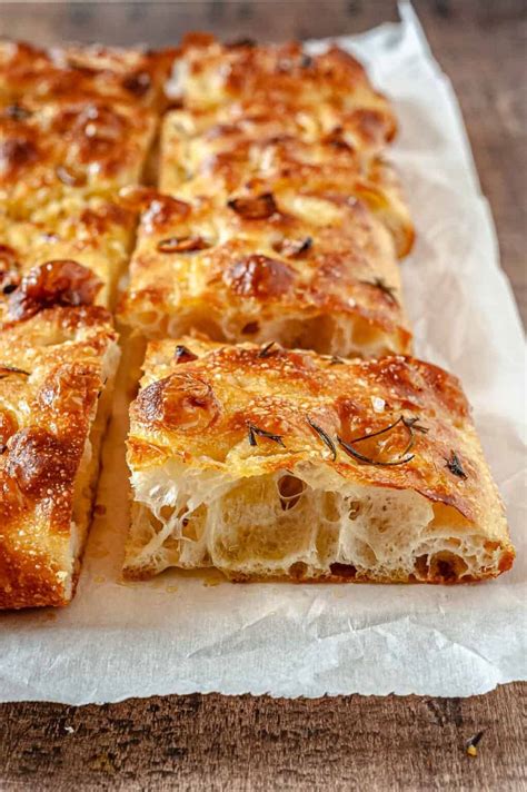 rosemary-focaccia-with-roasted-garlic image
