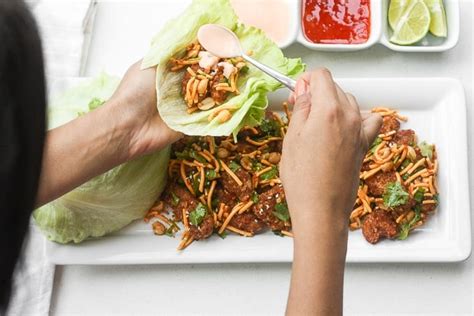 szechuan-chicken-lettuce-wraps-with-spicy-mayo-cactus image