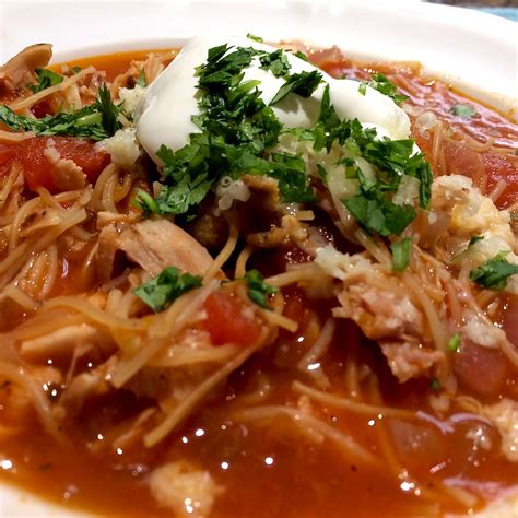 sopa-de-fideo-a-mexican-tomato-soup-with-noodles image