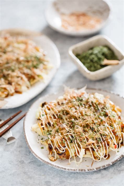 okonomiyaki-authentic-recipe-お好み焼き-chopstick image