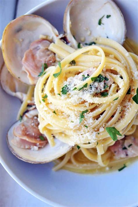 linguine-pasta-with-fresh-clam-sauce-recipe-foodal image