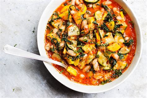 tomato-stewed-zucchini-with-white-beans-vegan-gluten image