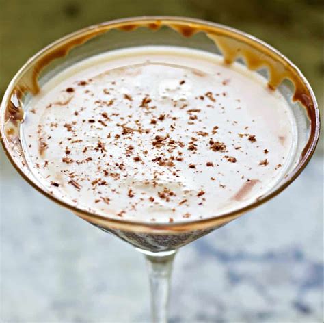 chocolate-martini-recipe-after-dinner-drink image