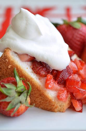 strawberry-glazed-angel-food-cake-easy-recipes-for image