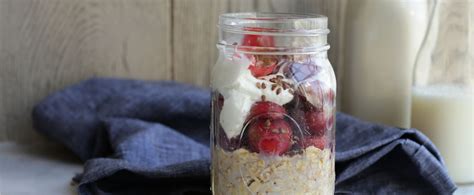 cherry-vanilla-overnight-oats-recipe-quaker-oats image