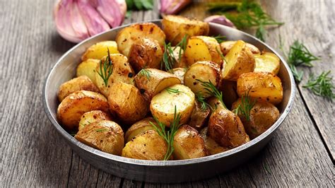 easy-greek-potatoes image