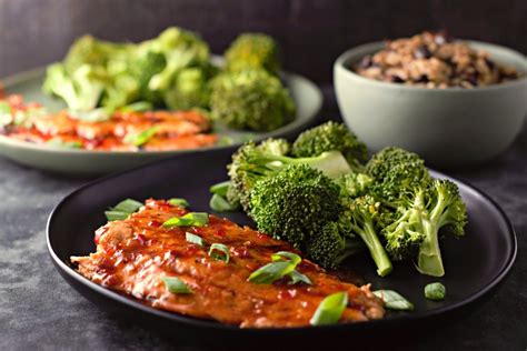 grilled-salmon-with-sweet-chili-sauce-low-carb image