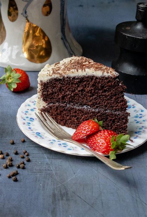 chocolate-cake-with-black-pepper-buttercream-veggie image