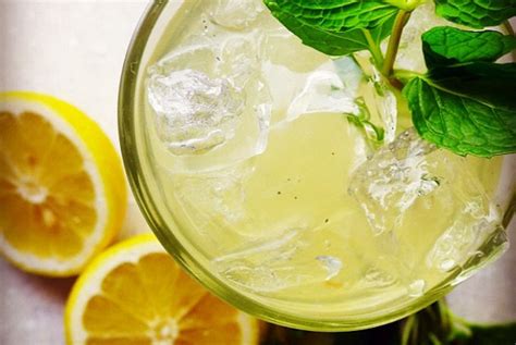 fresh-natural-healthy-lemonade-recipe-food image