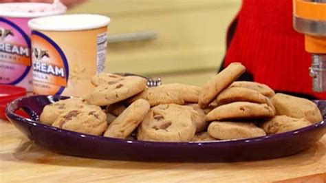 buddy-valastros-peanut-butter-cookies-rachael-ray-show image