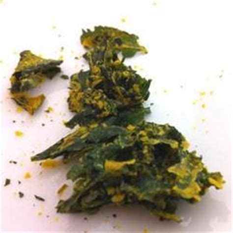 raw-vegan-kale-chips-with-nutritional-yeast-dehydrator image