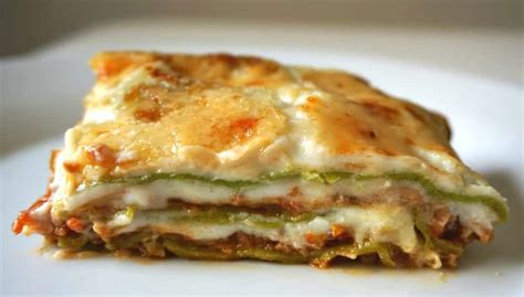 green-lasagna-with-rag-alla-bolognese-venturists image