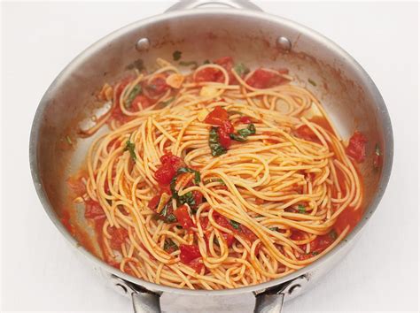 classic-tomato-spaghetti-cookstrcom image