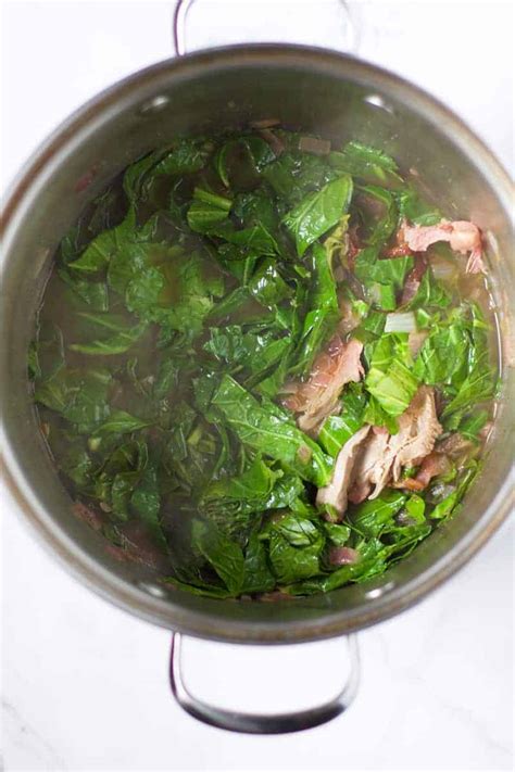 southern-collard-greens-recipe-with-smoked-turkey-leg image