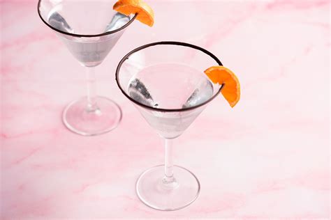 30-best-classic-and-modern-martini-recipes-the image