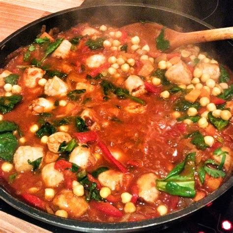 morrocan-sausage-and-chickpea-stew-skinny-kitchen image