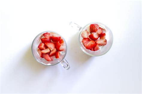 how-to-serve-strawberries-and-cream-12-steps-with image
