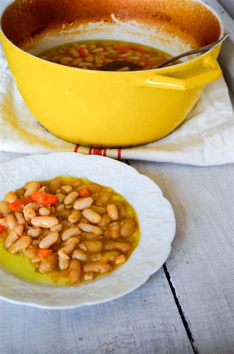 braised-white-beans-a-roman-recipe-in-jennies image
