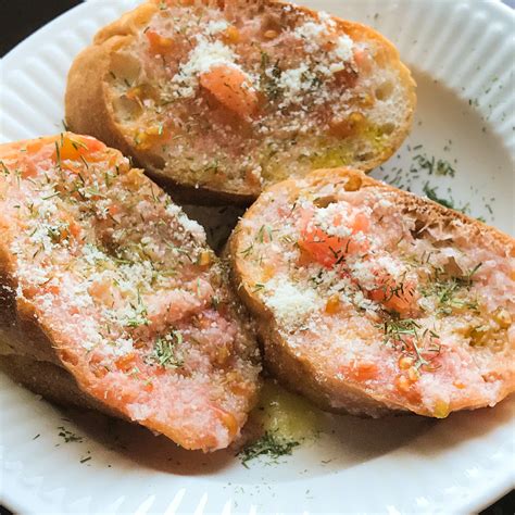 pan-con-tomate-hardened-bread-comes-back-to-life-with image