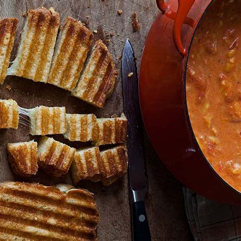 easy-tomato-soup-grilled-cheese-croutons image