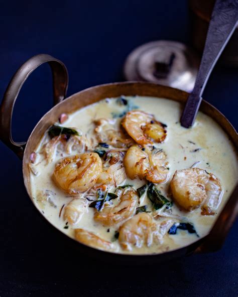 prawns-in-coconut-cream-sauce-onewholesomemeal image