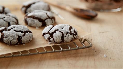 cocoa-crinkle-cookies-recipe-hersheyland image