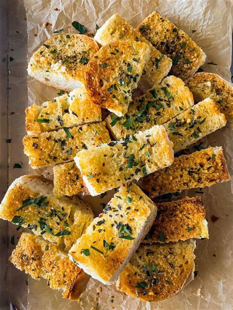 5-minute-garlic-bread-cook-fast-eat-well image