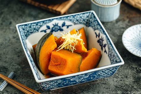 japanese-simmered-kabocha-かぼちゃの煮物-just-one image