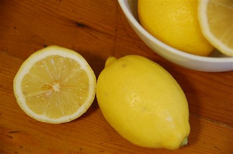 fresh-lemon-squash-easy-healthy-drink image