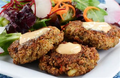 summer-crab-and-shrimp-cakes-readers image
