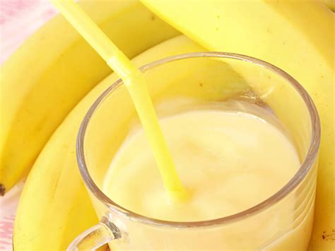 banana-smoothie-with-ice-cream-recipe-foodvivacom image