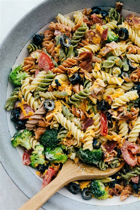 incredible-bacon-ranch-pasta-salad-the-recipe-critic image