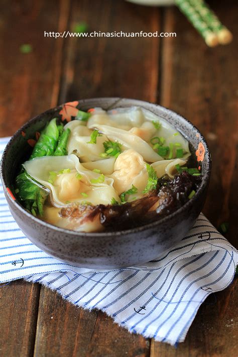 chinese-shrimp-wonton-soup-china-sichuan-food image